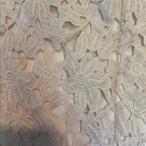 Romeo + Juliet Couture Cutout Lace Dress - Picture 11 of 13